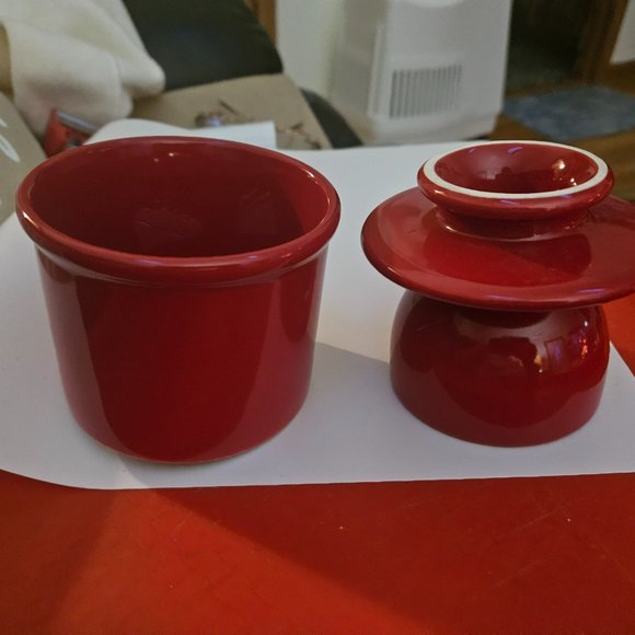 the original butter bell crock Tremain inc. glossy red great condition - Picture 2 of 7
